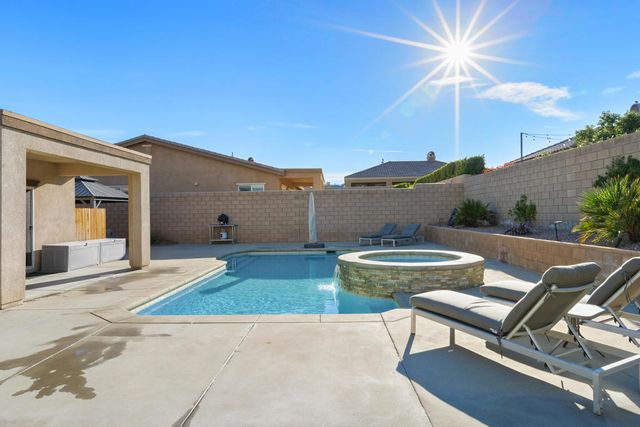 73824 Da Vinci Court, Palm Desert, CA 92211