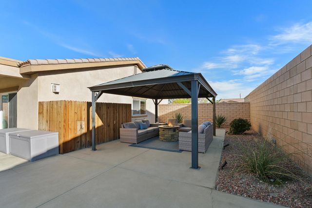 73824 Da Vinci Court, Palm Desert, CA 92211