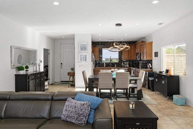 73824 Da Vinci Court, Palm Desert, CA 92211