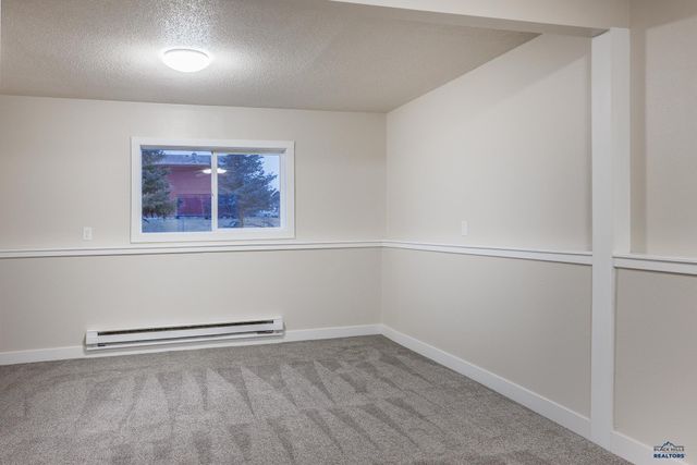 521 BLUEBIRD DR, Box Elder, SD 57719