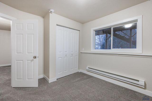 521 BLUEBIRD DR, Box Elder, SD 57719