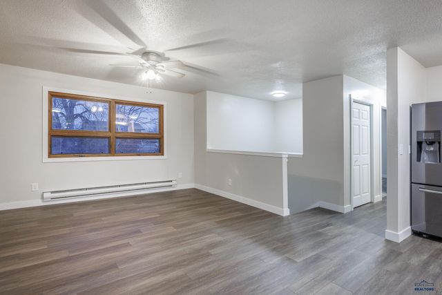 521 BLUEBIRD DR, Box Elder, SD 57719