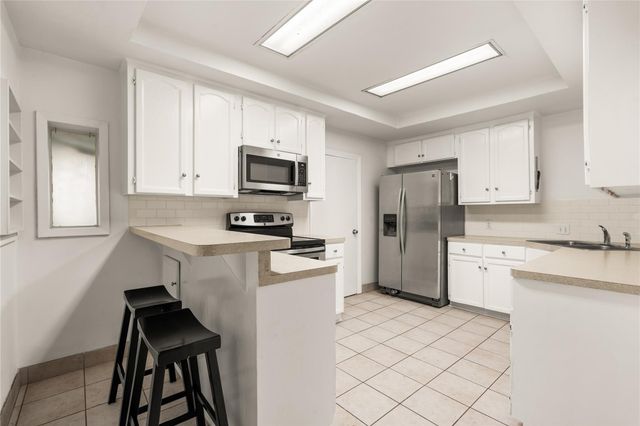 2202 W Main Street, Houston, TX 77098