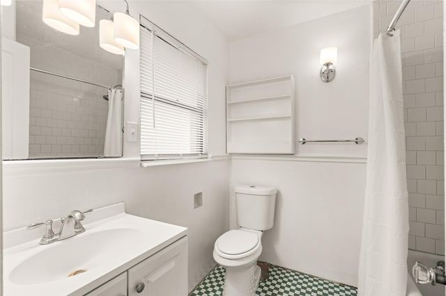 2202 W Main Street, Houston, TX 77098