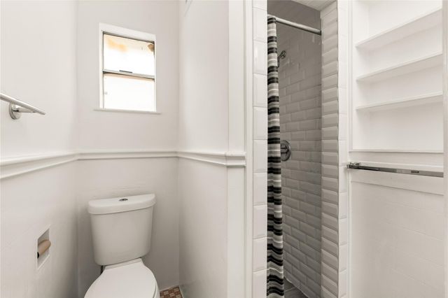 2202 W Main Street, Houston, TX 77098