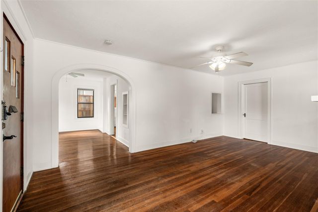 2202 W Main Street, Houston, TX 77098