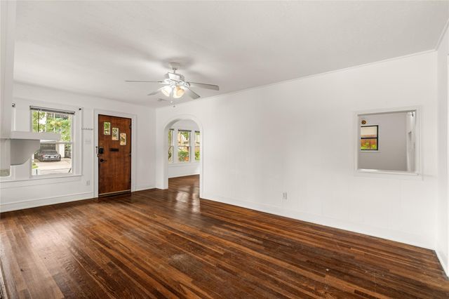 2202 W Main Street, Houston, TX 77098