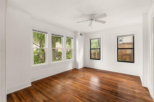 2202 W Main Street, Houston, TX 77098