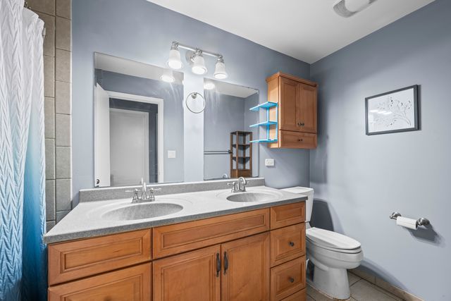 1414 N Indigo Drive, Mount Prospect, IL 60056