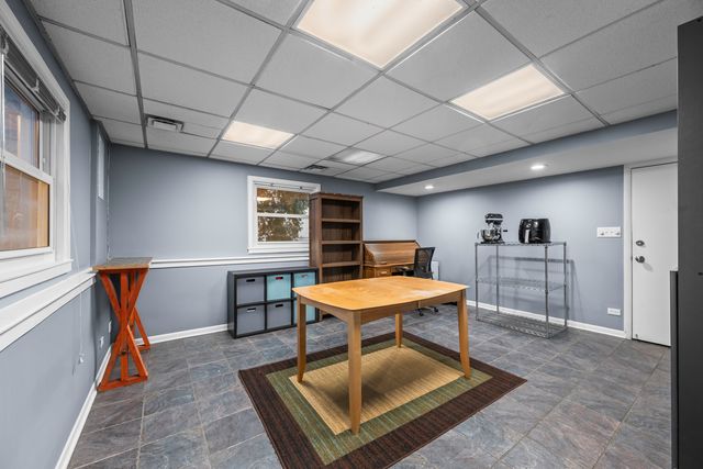 1414 N Indigo Drive, Mount Prospect, IL 60056