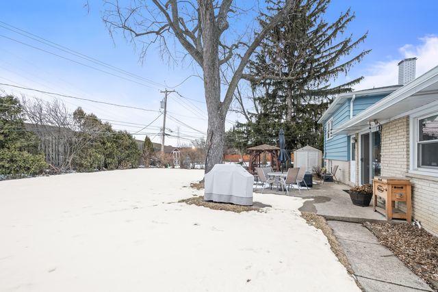 1414 N Indigo Drive, Mount Prospect, IL 60056