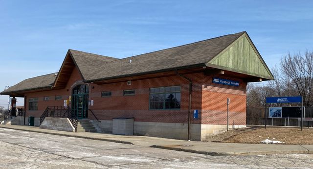 1414 N Indigo Drive, Mount Prospect, IL 60056