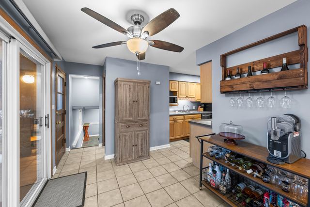 1414 N Indigo Drive, Mount Prospect, IL 60056