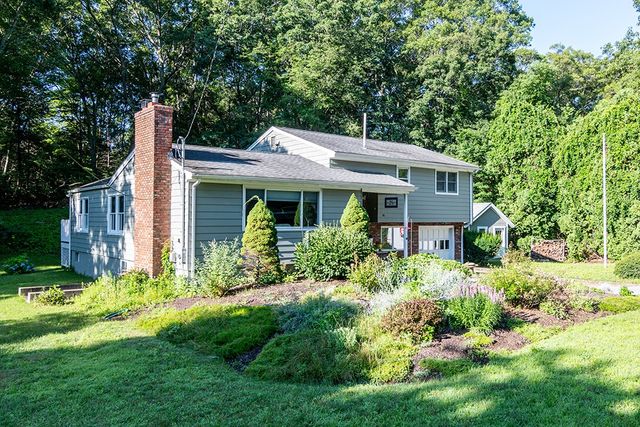 26 High Street, North Kingstown, RI 02852