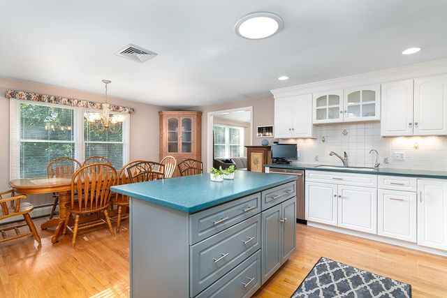 26 High Street, North Kingstown, RI 02852