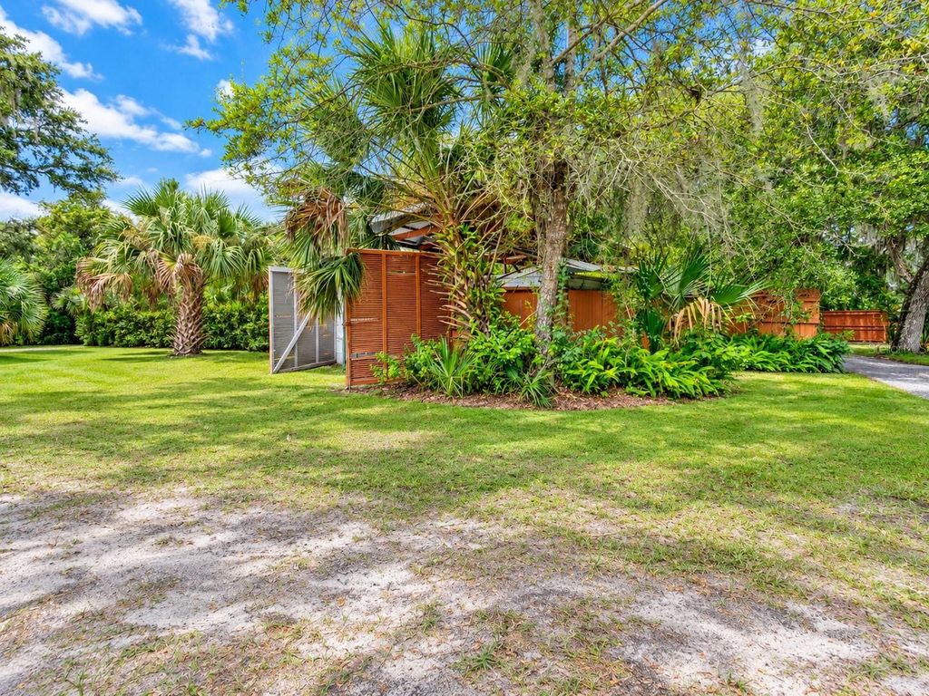 Image 32 of property listing at 1800 JAMES STREET, New Smyrna Beach, FL 32168