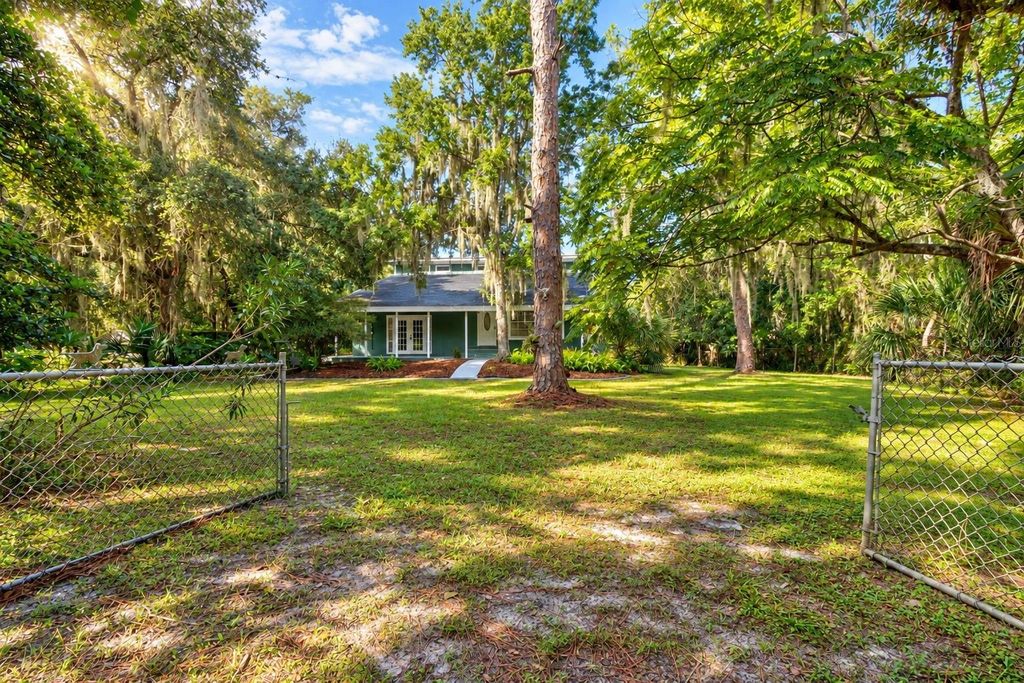 Image 38 of property listing at 1800 JAMES STREET, New Smyrna Beach, FL 32168