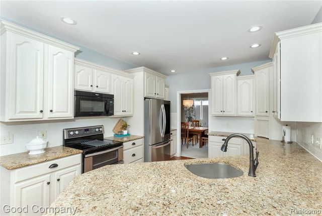 7526 Summer Breeze Trail, Howell, MI 48843