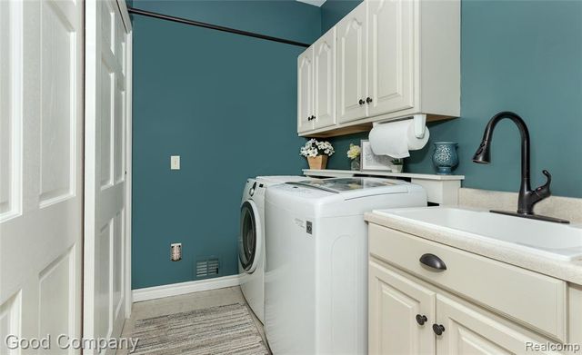 7526 Summer Breeze Trail, Howell, MI 48843