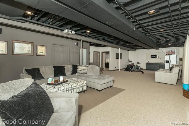 7526 Summer Breeze Trail, Howell, MI 48843