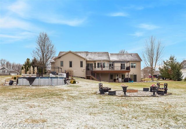 7526 Summer Breeze Trail, Howell, MI 48843