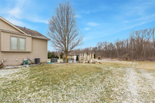 7526 Summer Breeze Trail, Howell, MI 48843