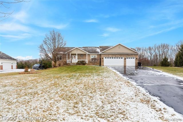 7526 Summer Breeze Trail, Howell, MI 48843