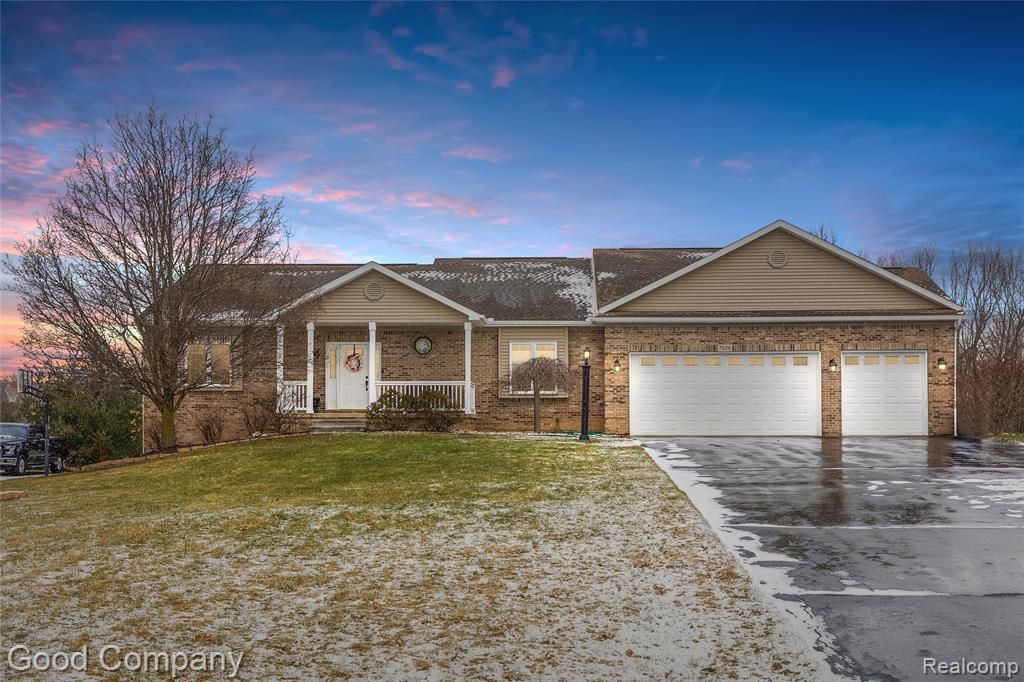 7526 Summer Breeze Trail, Howell, MI 48843