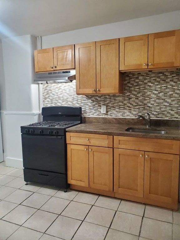 182 Walnut Ave 2, Boston, MA 02119