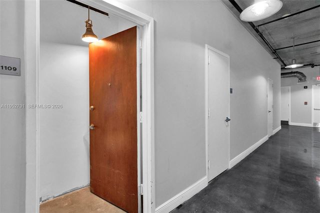 10 SW South River Dr 1109, Miami, FL 33130