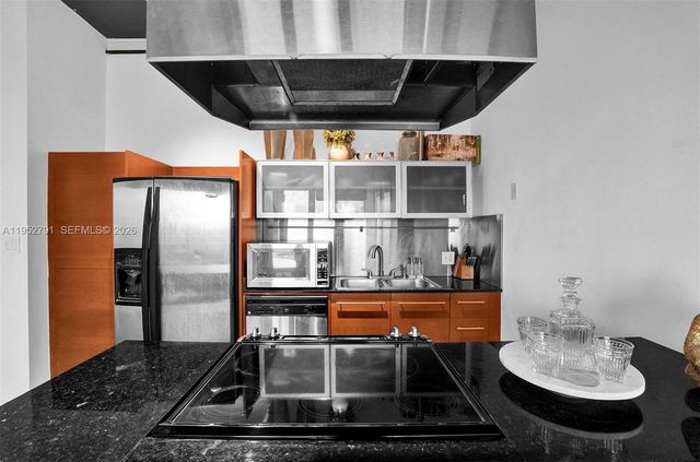 10 SW South River Dr 1109, Miami, FL 33130