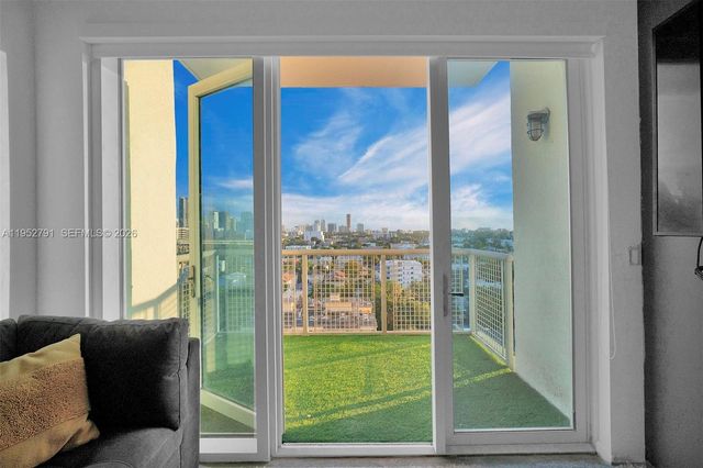 10 SW South River Dr 1109, Miami, FL 33130