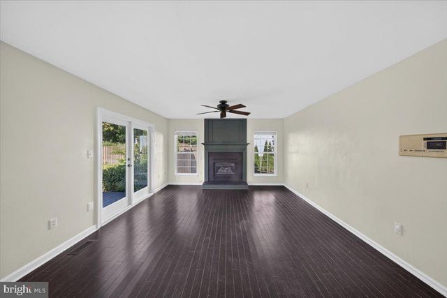 28 BROOKSHIRE DR, Warrenton, VA 20186