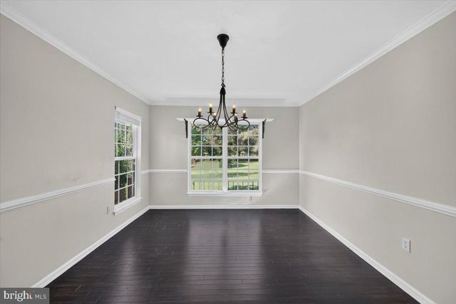 28 BROOKSHIRE DR, Warrenton, VA 20186