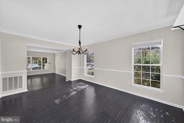 28 BROOKSHIRE DR, Warrenton, VA 20186