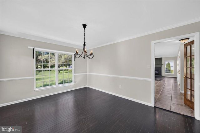 28 BROOKSHIRE DR, Warrenton, VA 20186