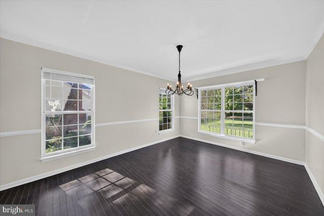 28 BROOKSHIRE DR, Warrenton, VA 20186