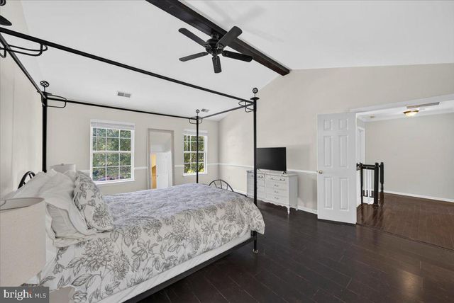 28 BROOKSHIRE DR, Warrenton, VA 20186