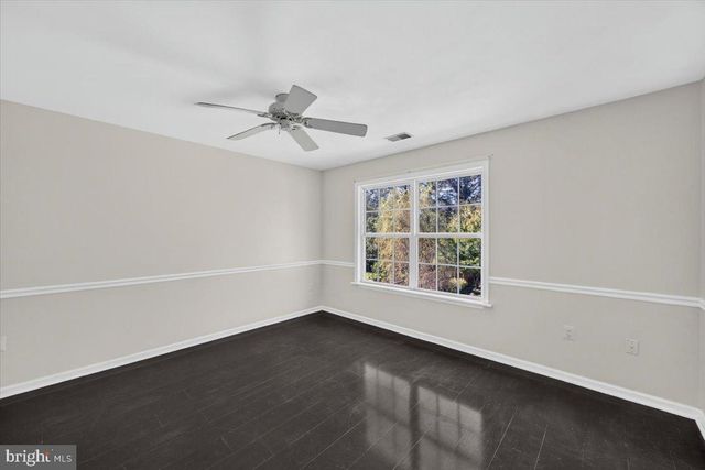 28 BROOKSHIRE DR, Warrenton, VA 20186