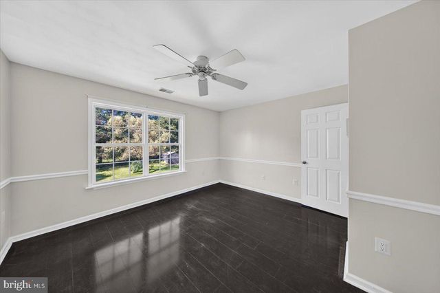 28 BROOKSHIRE DR, Warrenton, VA 20186