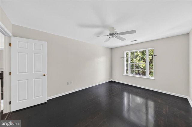 28 BROOKSHIRE DR, Warrenton, VA 20186