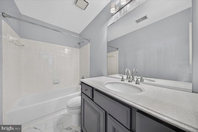 28 BROOKSHIRE DR, Warrenton, VA 20186