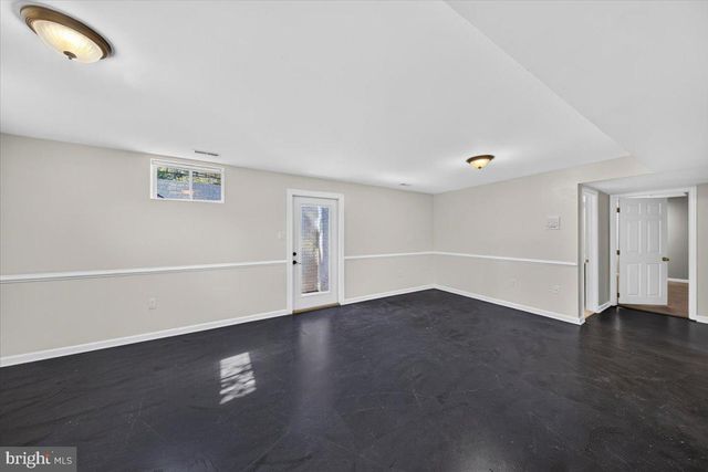 28 BROOKSHIRE DR, Warrenton, VA 20186