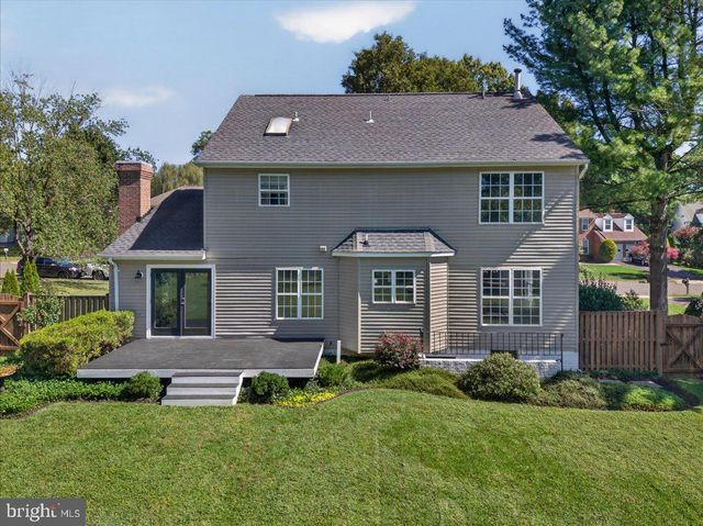 28 BROOKSHIRE DR, Warrenton, VA 20186