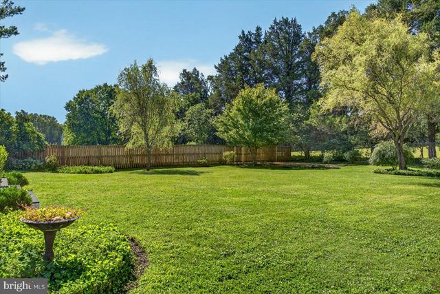 28 BROOKSHIRE DR, Warrenton, VA 20186