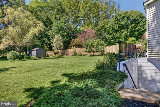 28 BROOKSHIRE DR, Warrenton, VA 20186