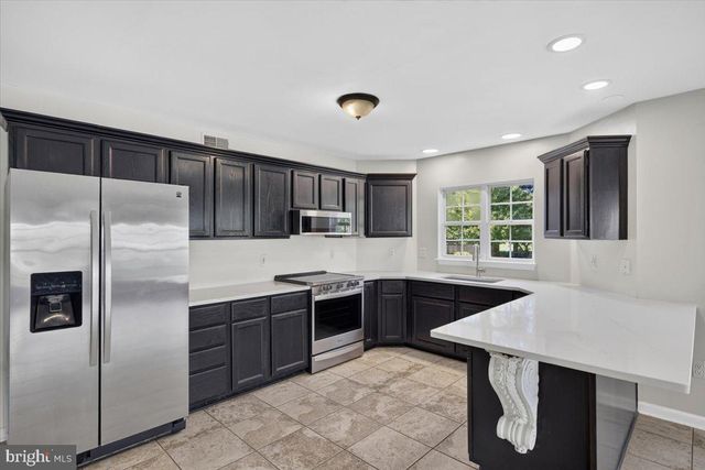 28 BROOKSHIRE DR, Warrenton, VA 20186