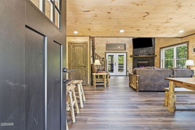 606 Cedar Road, Pigeon Forge, TN 37863