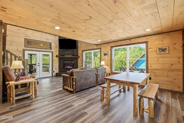 606 Cedar Road, Pigeon Forge, TN 37863