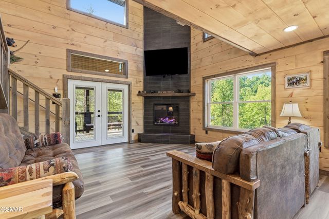 606 Cedar Road, Pigeon Forge, TN 37863